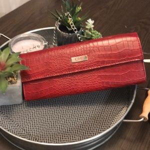 Dressy evening bag with chain strap. Red